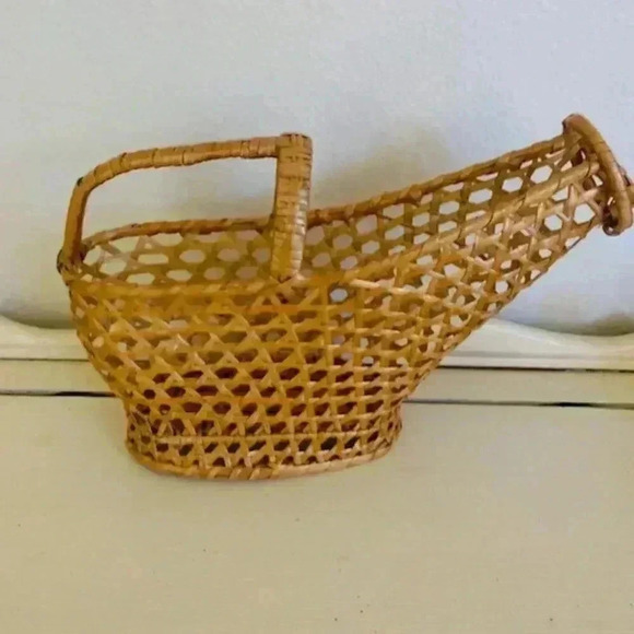 1950s wicker wine holder - Picture 1 of 9